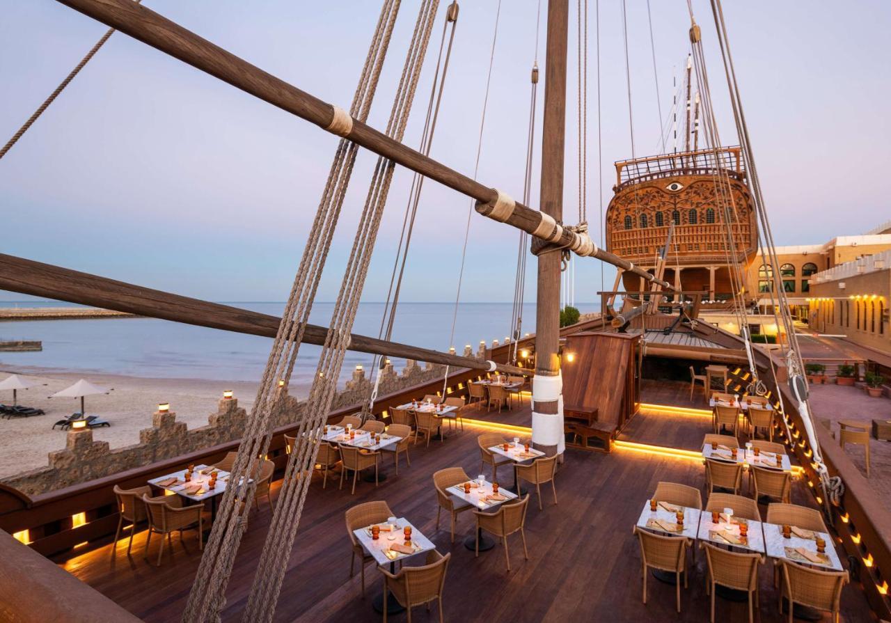 Radisson Blu Hotel, Kuwait Kuwait City Exteriér fotografie The Deck