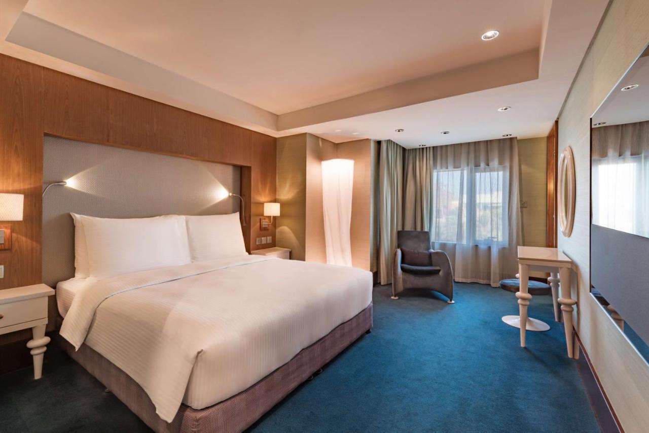 Radisson Blu Hotel, Kuwait Kuwait City Exteriér fotografie Deluxe Room