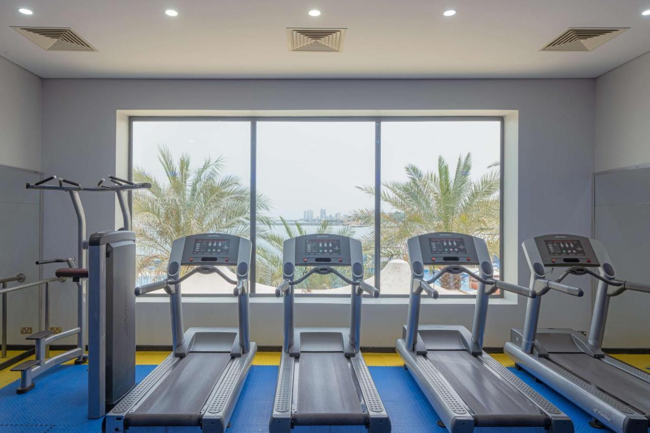 Radisson Blu Hotel, Kuwait Kuwait City Exteriér fotografie The gym at the hotel